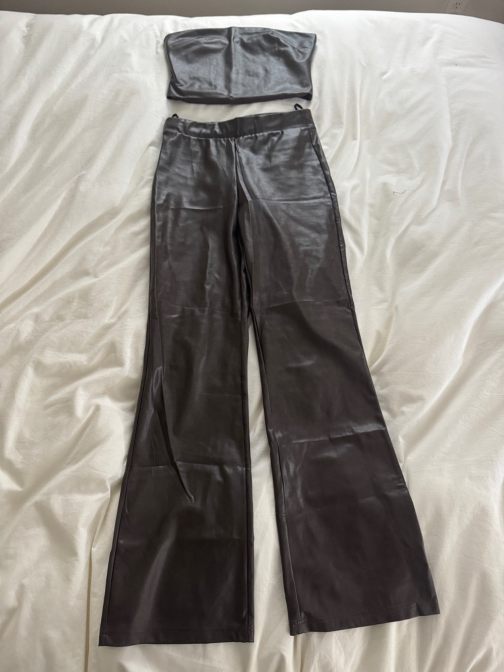 Ten by Babaton brown faux leather set